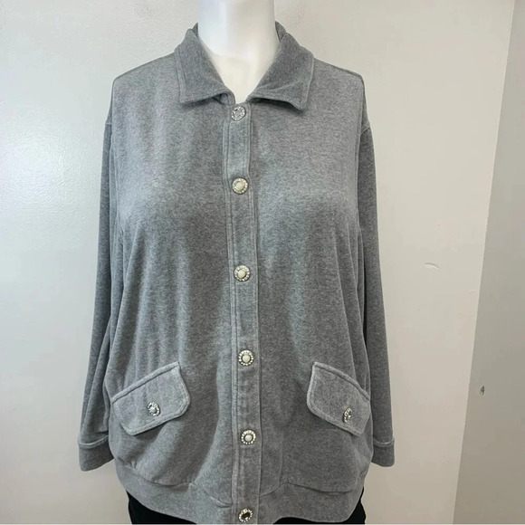 D & D Lifestyle Womans Velour Outfit Size 2X  Gray Pull On Pants  Jacket Buttons - Picture 2 of 16